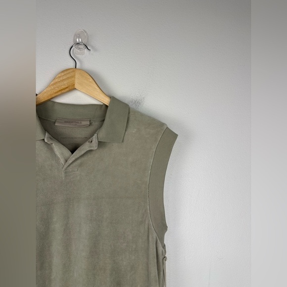 Fear of God Essentials Women's Sage Green Velour Sleeveless Polo Sweatshirt Sz M - Picture 3 of 11